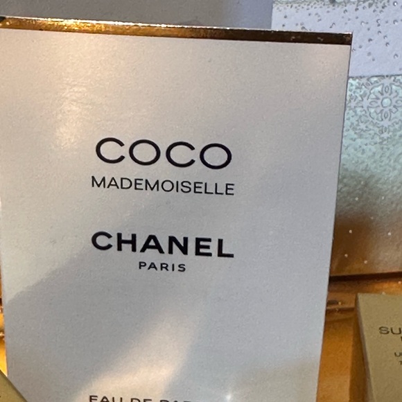 Chanel skin care bundle: 2 Chanel sublimage face, chanel cleanser and Coco M - Picture 5 of 6